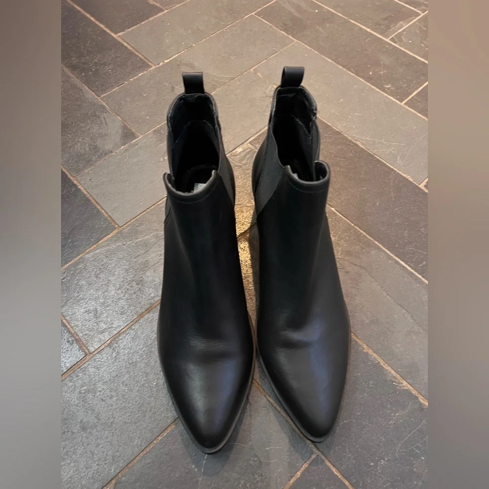 New without box Dolce Vita Womens Zipporah Leather Chelsea Boots Black size 10 - Picture 4 of 11